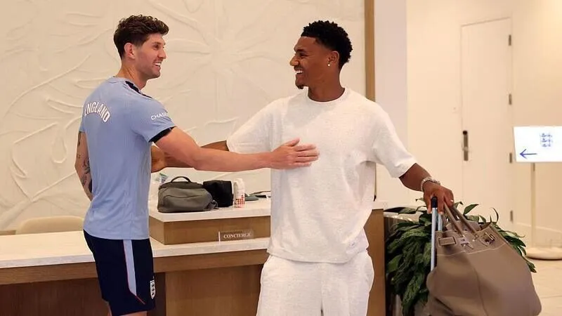 Ollie Watkins vừa hội quân cùng tuyển Anh